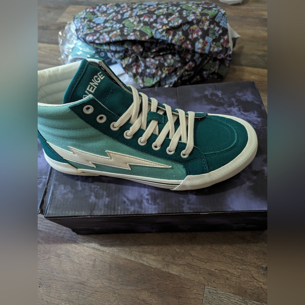 Revenge x storm size 8 men